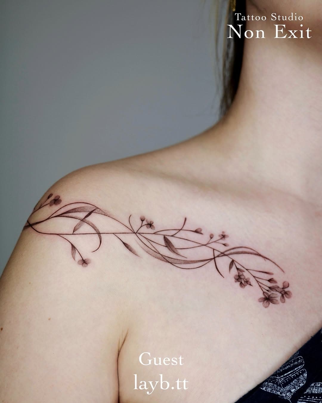 Tatouage par Non Exit Tattoo