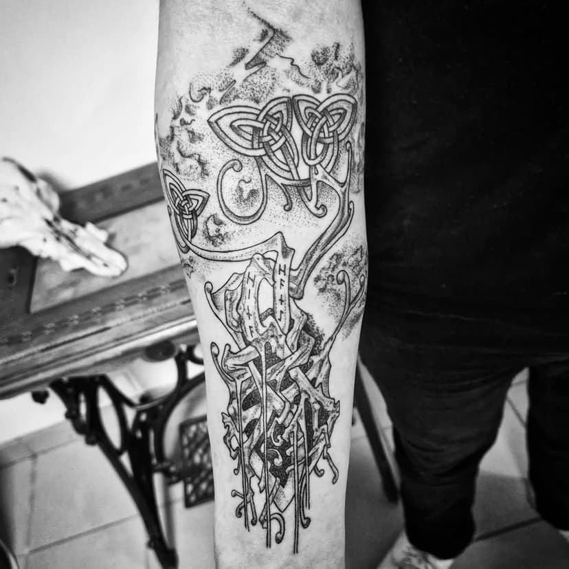 Tatouage de Noir Acier Tattoo Shop