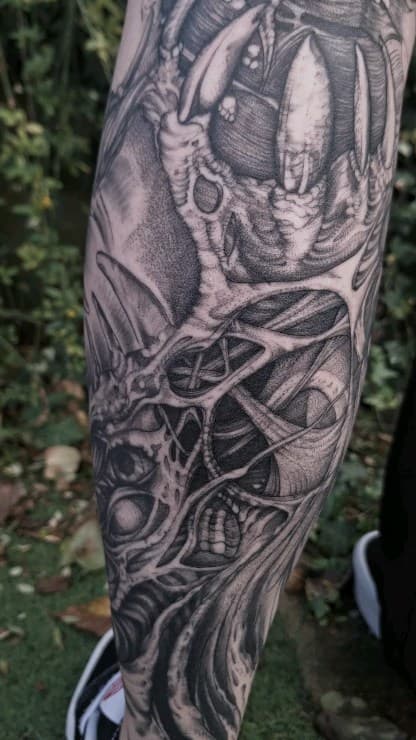 Tatouage de Oddzi Tattoo Studio