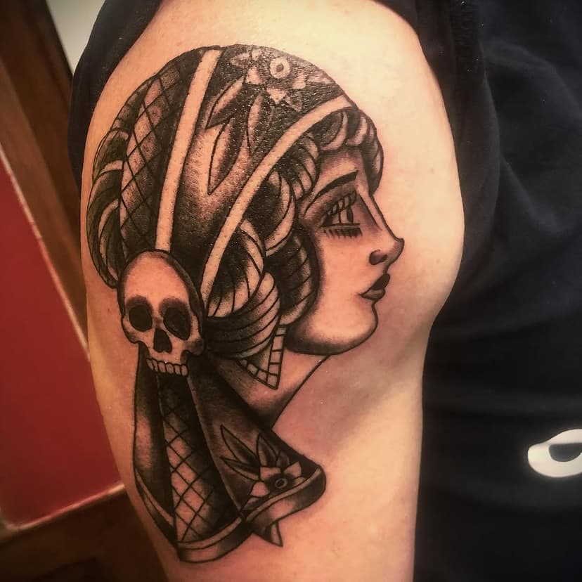 Tatouage de Onora Tattoo