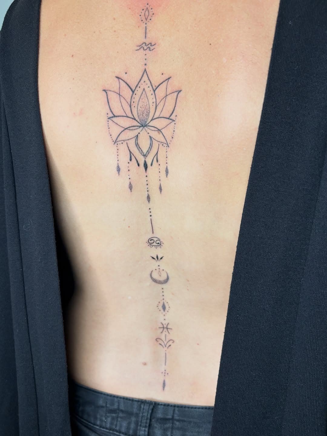 Tatouage par ORAA INK Tattoo