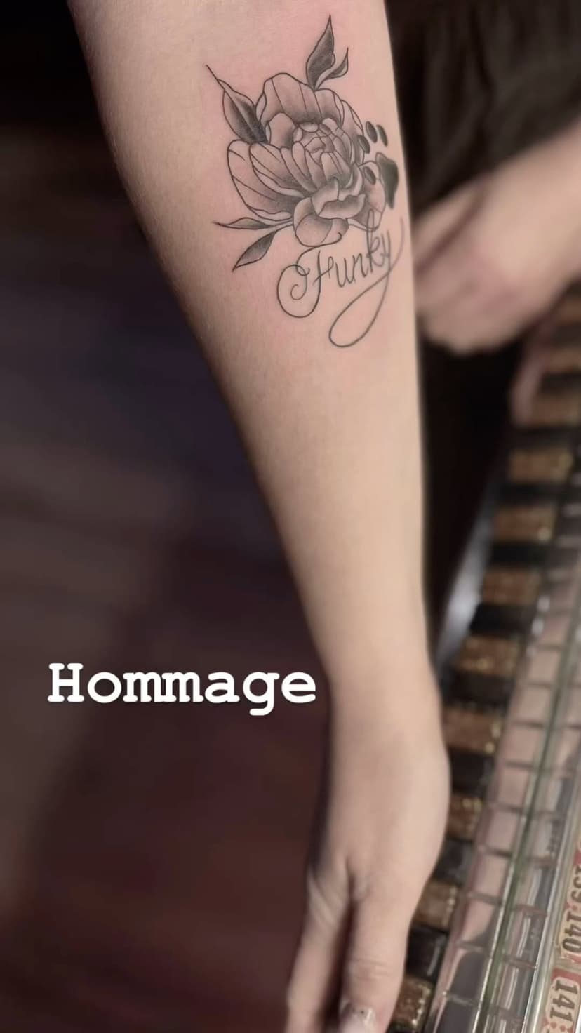 Tatouage de Overseas Tattoo