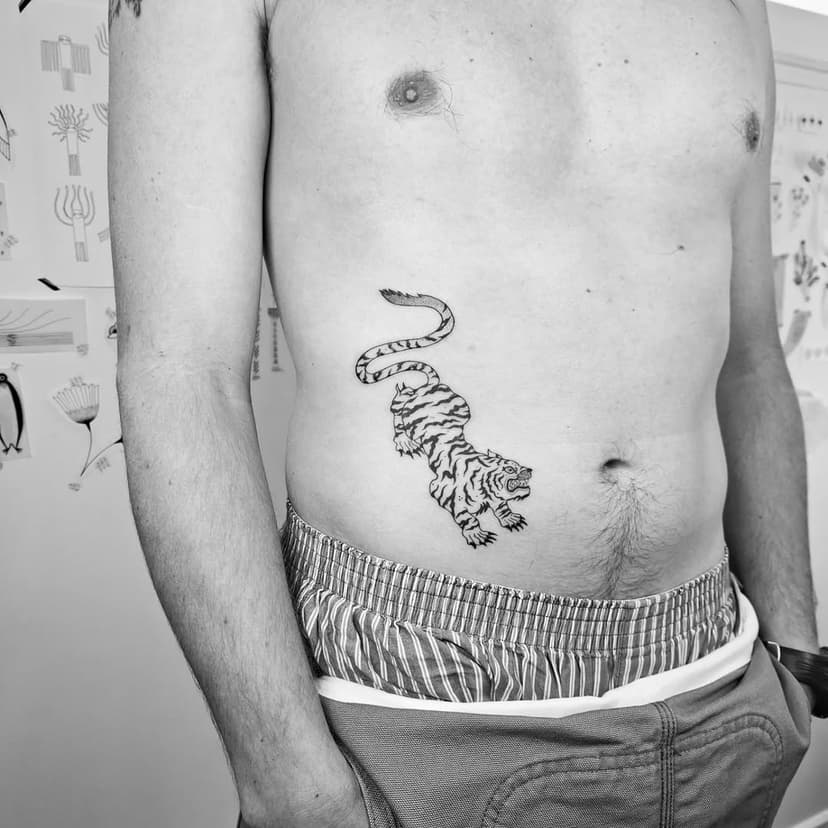 Tatouage de Maya Dufo . Tatouage . Paris