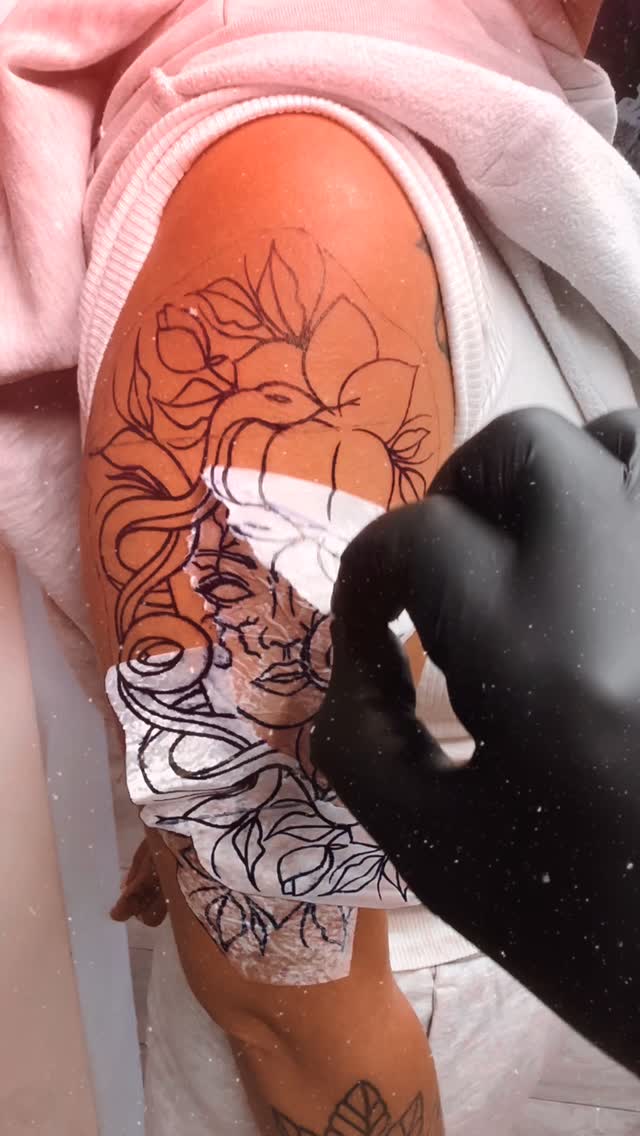 Tatouage de Kryss Tattoo Artist