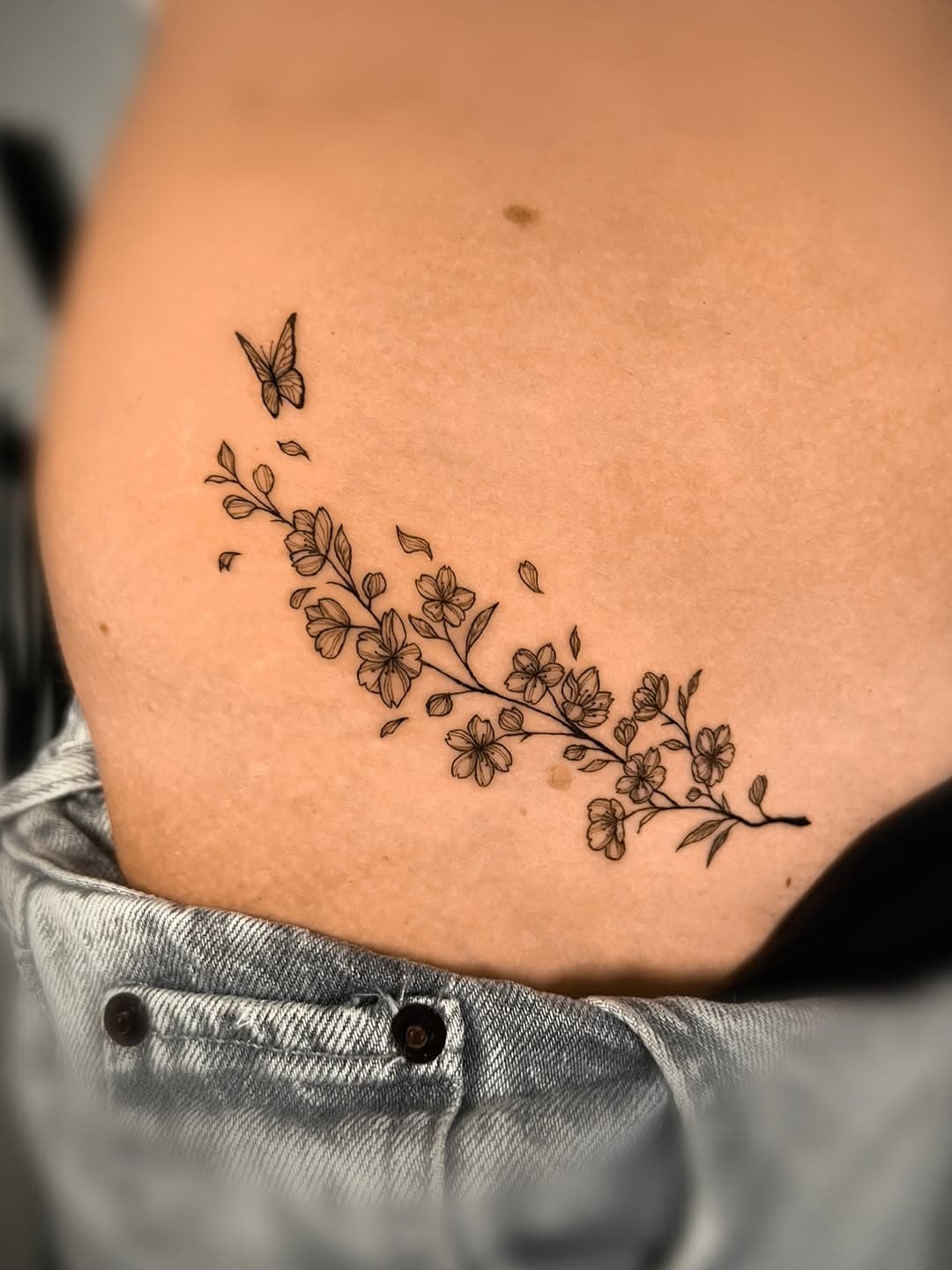 Tatouage par Veridis Quo Tattoo