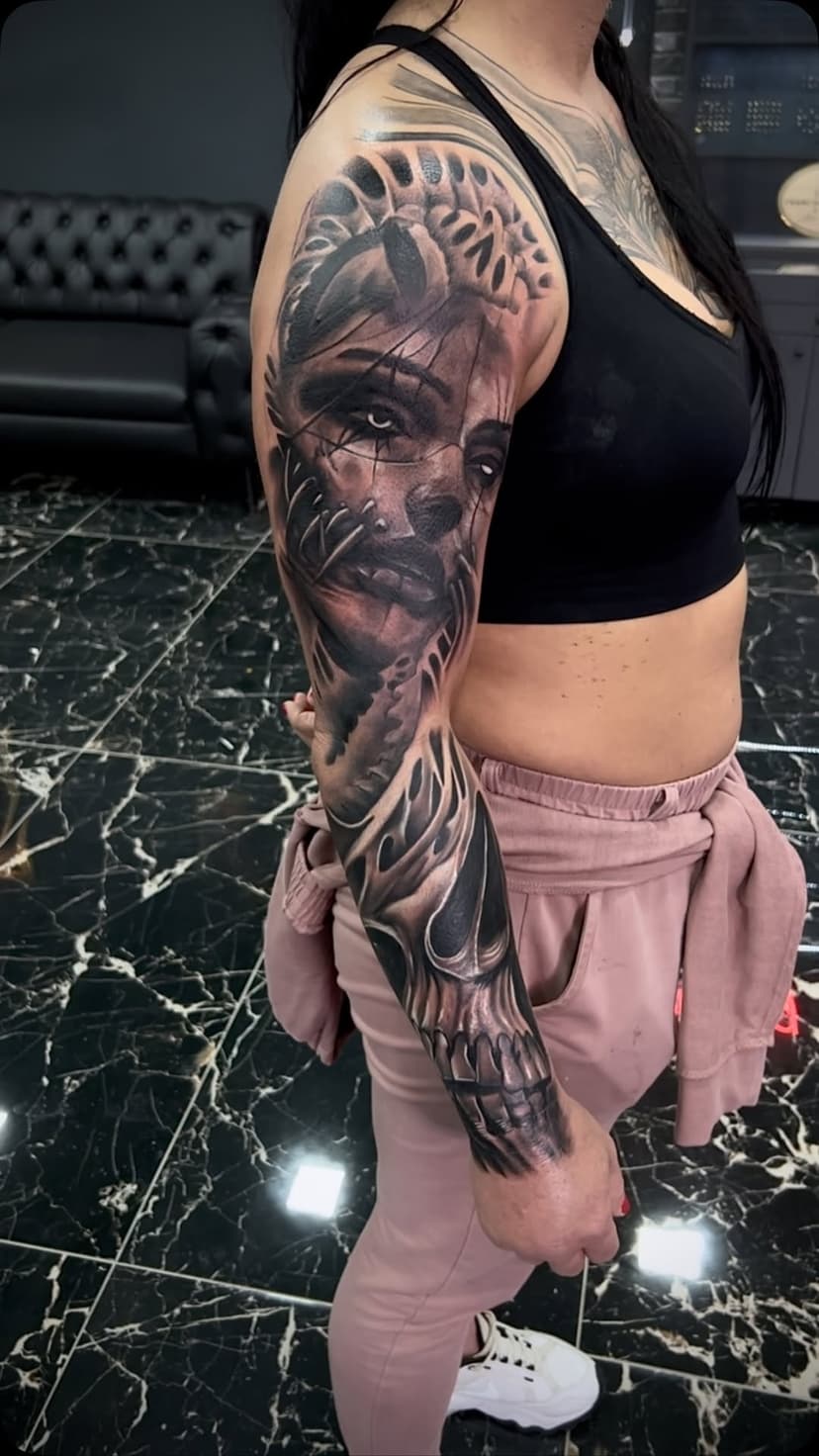 Tatouage de Wolf Inkk Tattoo