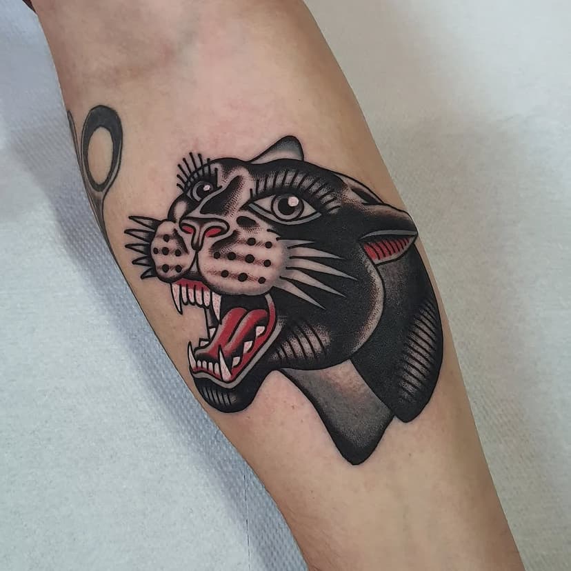 Tatouage de Redlight Tattoo