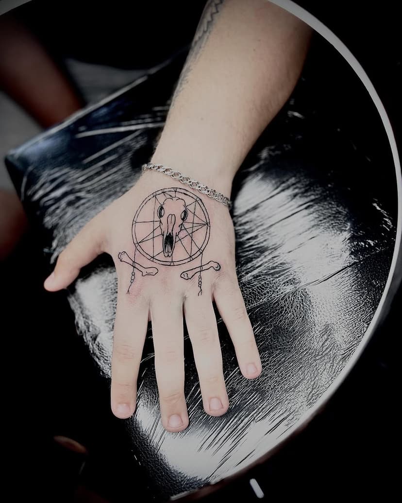 Tatouage de Hélène Lellouche