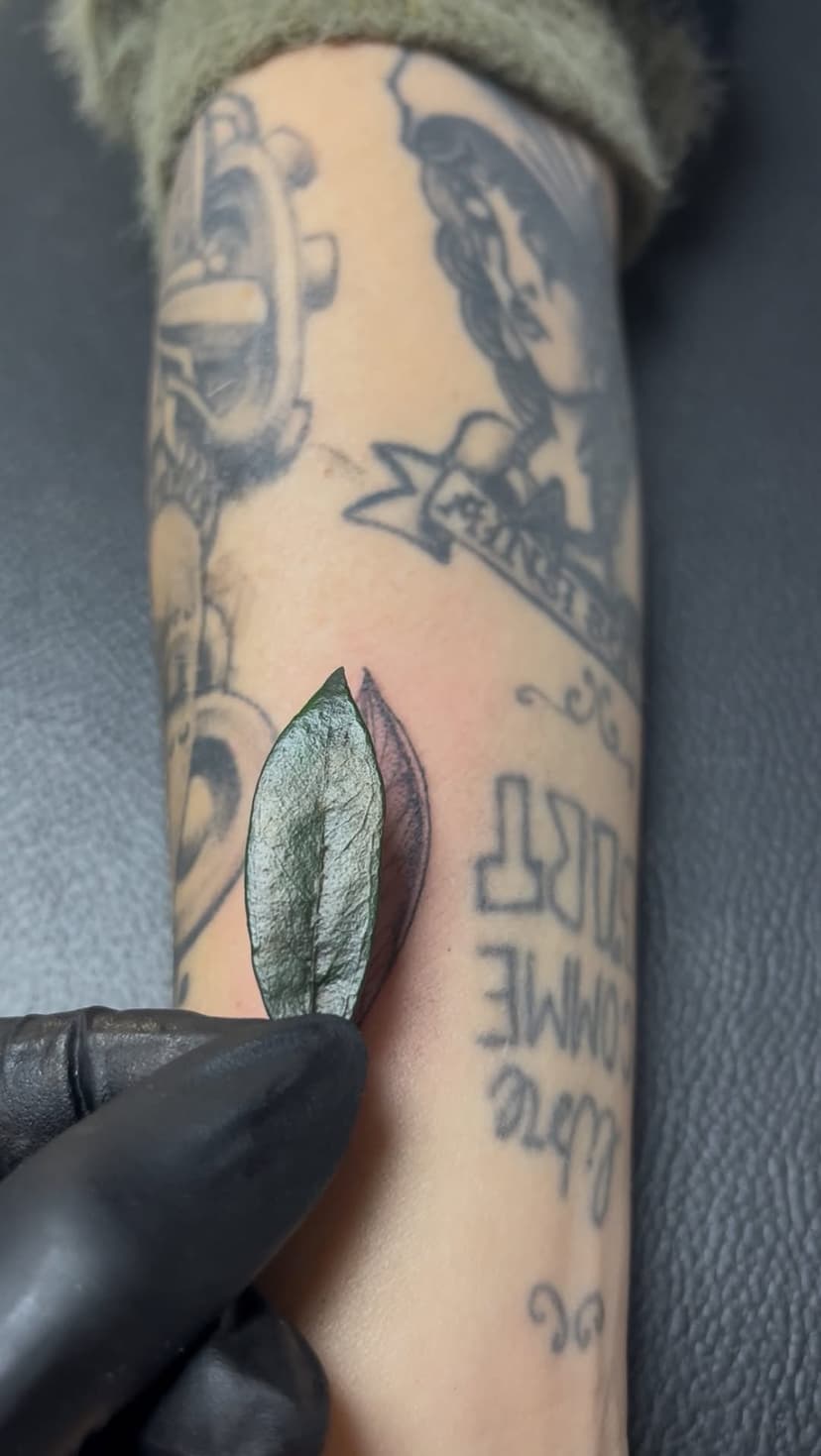 Tatouage de Mada Tattoo