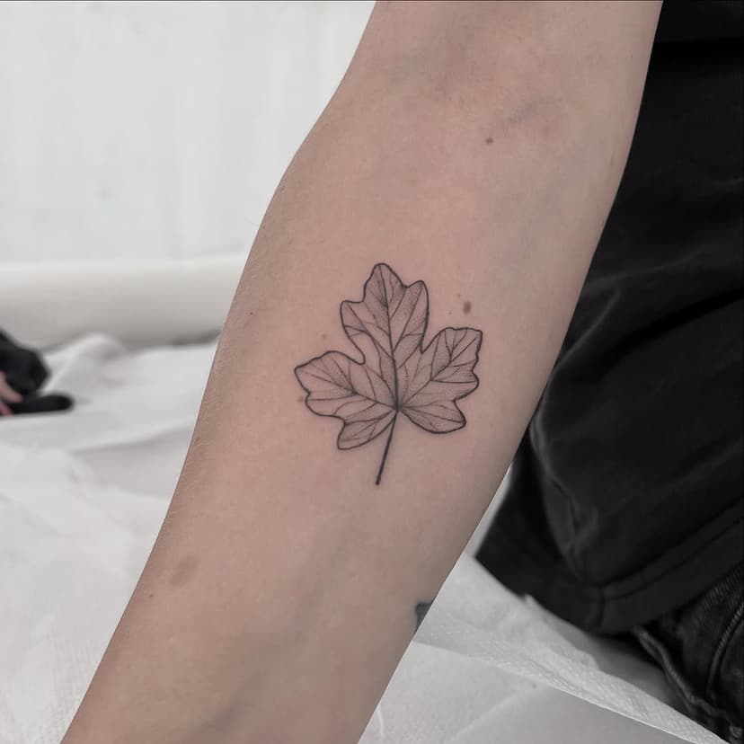 Tatouage de Mada Tattoo