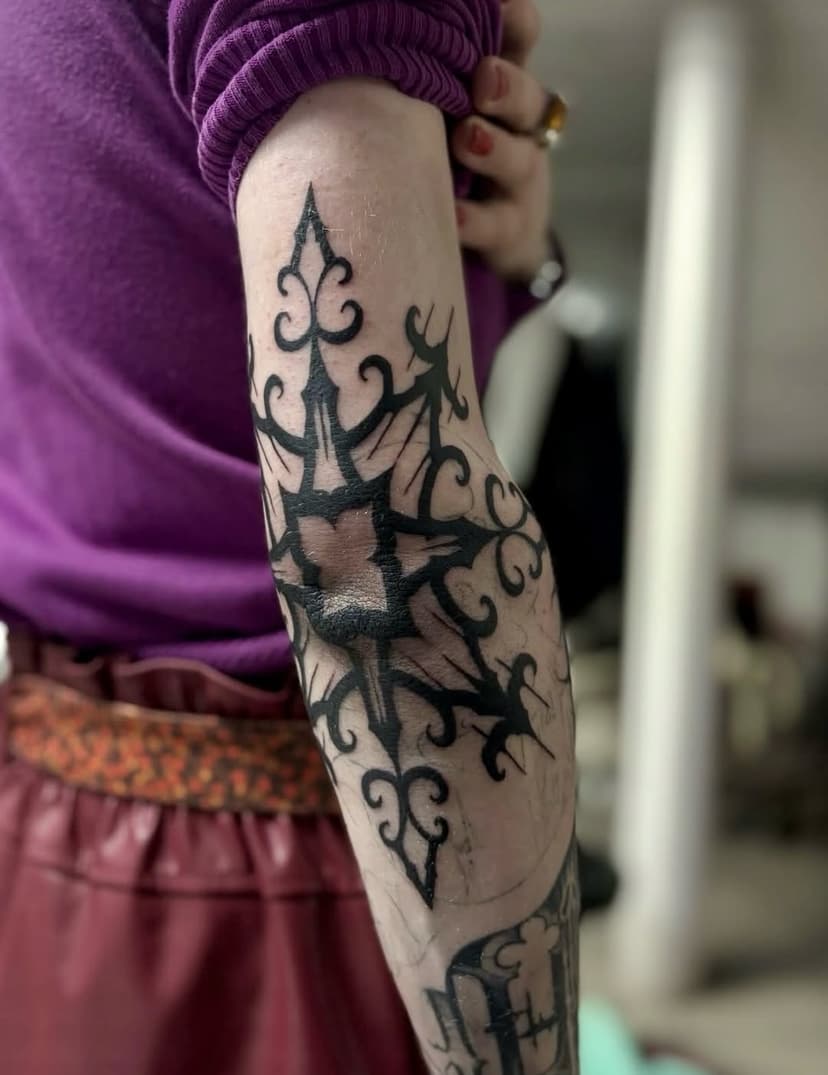 Tatouage de Landscape Tattoo Bastille - salon de tatouage walk-in Paris