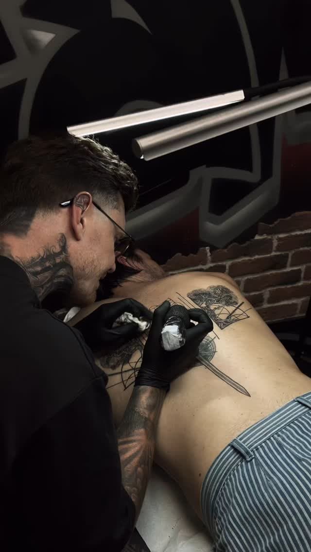 Tatouage de TATTOO SHOP 18