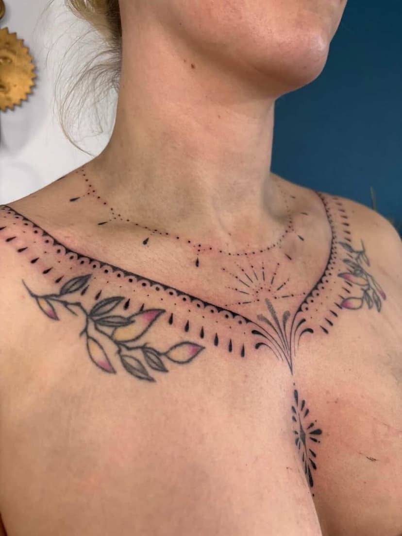 Tatouage de Candelabre Tattoo Studio