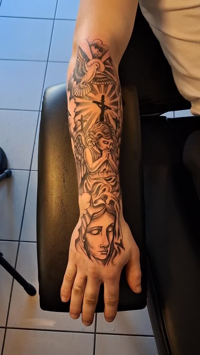 Tatouage de Aspic Tattoo