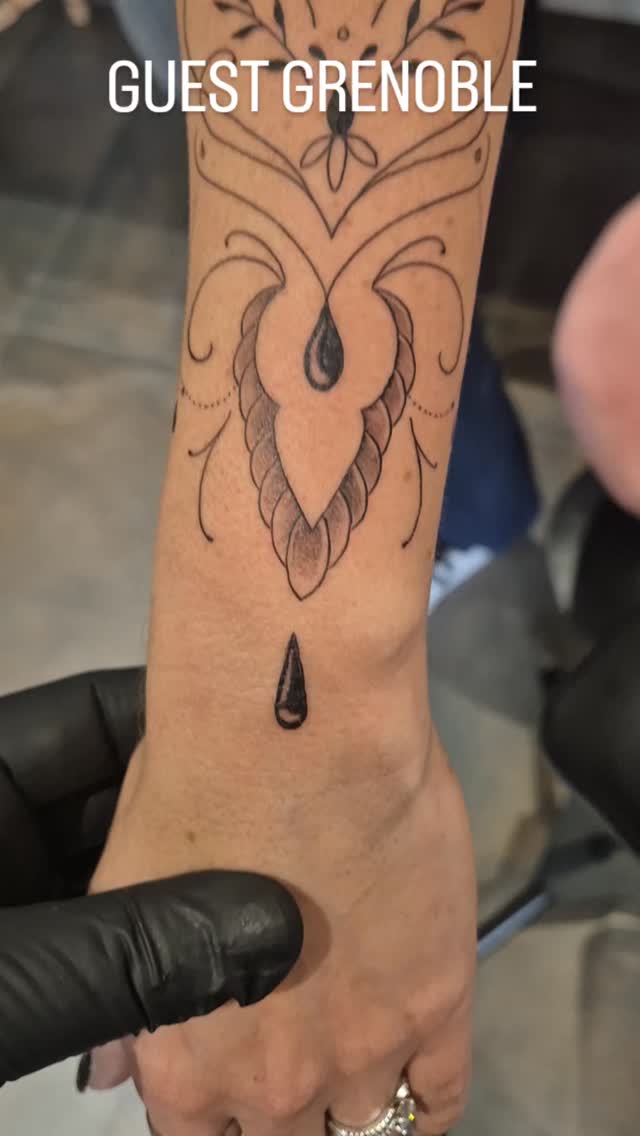 Tatouage de Badass palace tattoo