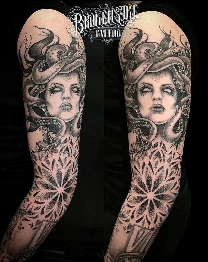 Tatouage de Broken Art Tattoo