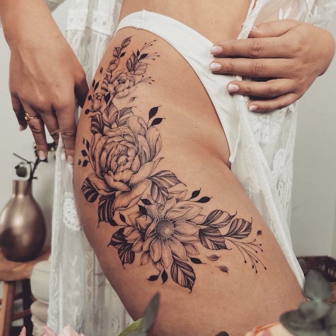 Tatouage par Chardon Noir Tattoo