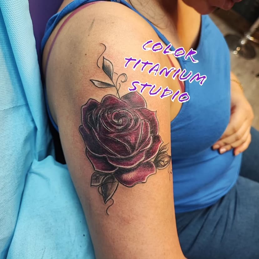 Tatouage de Color Titanium Studio