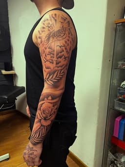 Dam's tattoo