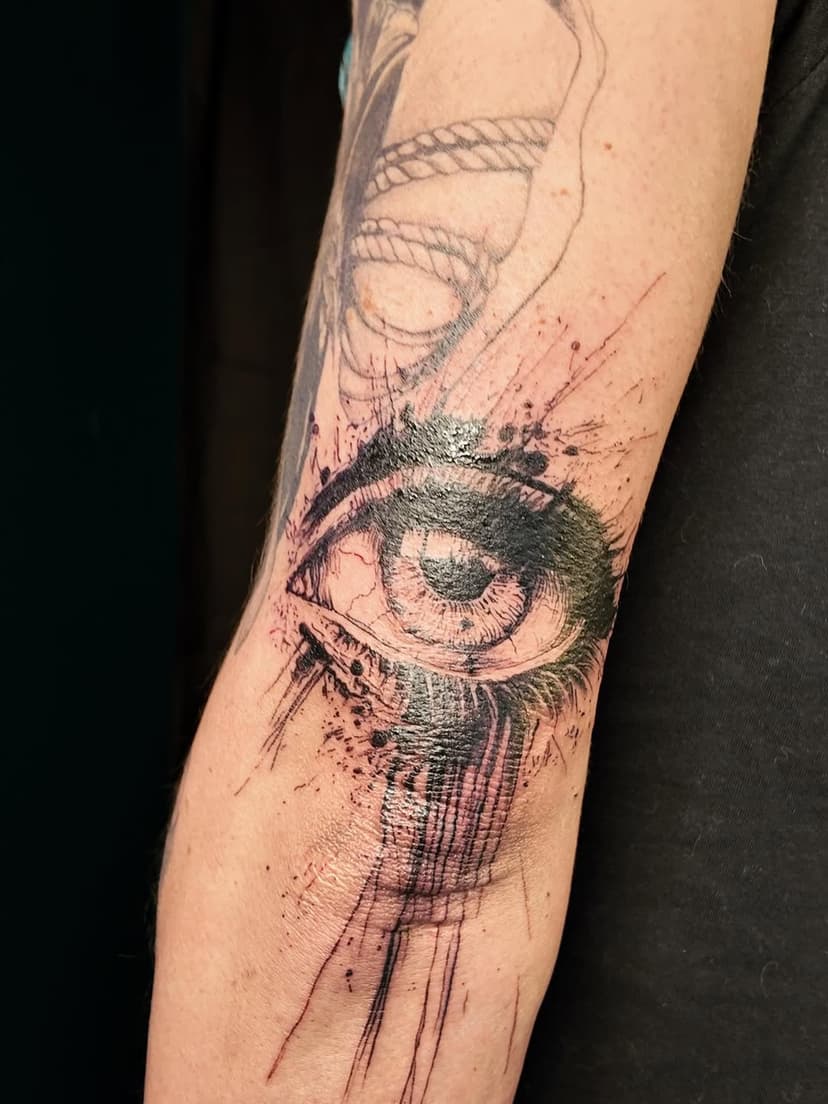 Tatouage de Daoud Mhr Tattoo Shop La Baronnie