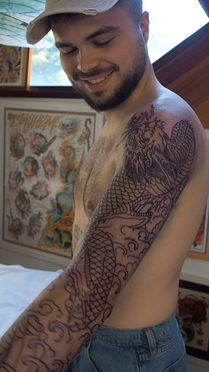 Tatouage de Dermal Mayhem tattoo parlor