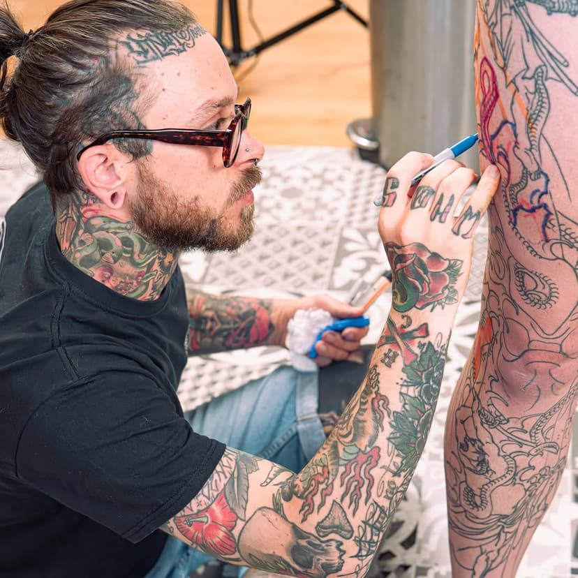 Tatouage de Dermal Mayhem tattoo parlor