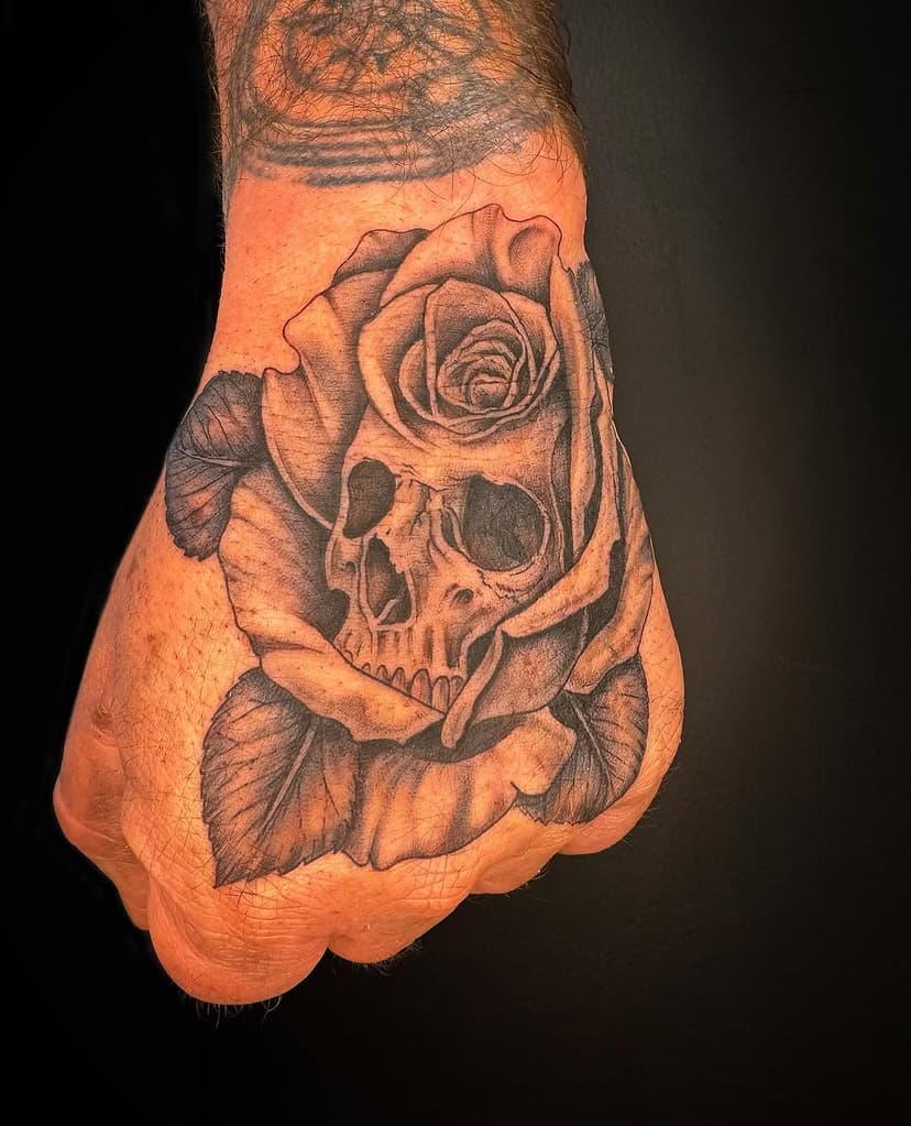 Tatouage de Elle Aime Tattoo Studio