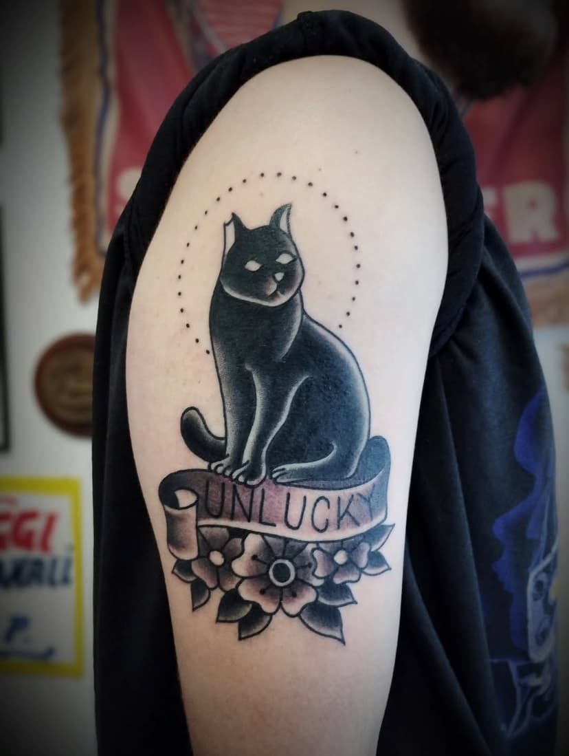 Tatouage de Fallen Swallow Tattoo