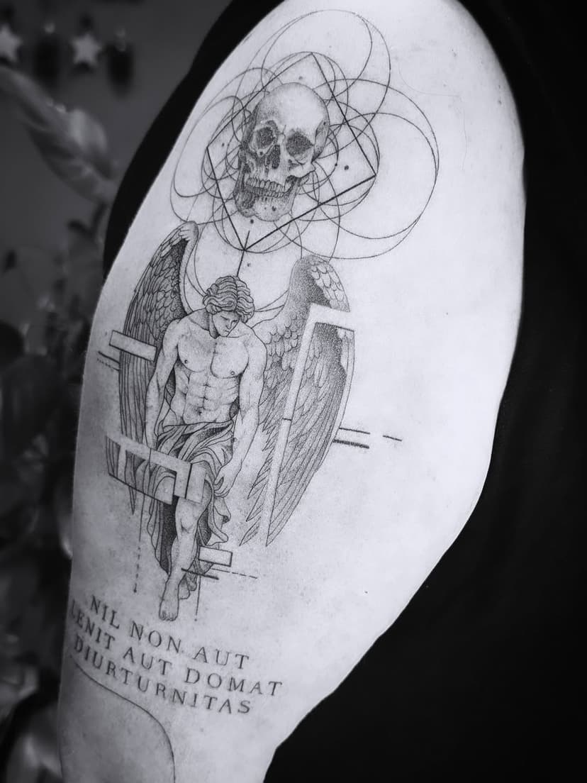 Tatouage de Fine Line tattoo