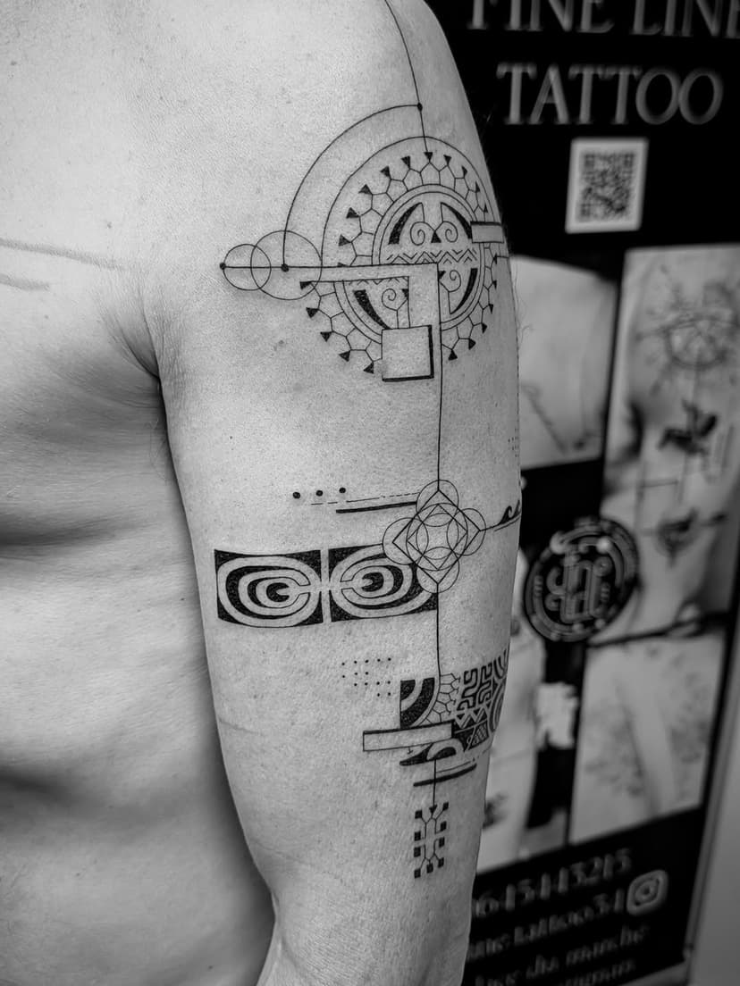 Tatouage de Fine Line tattoo