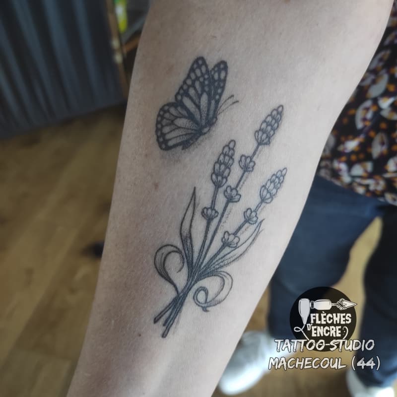 Tatouage par Flèches d'encre - tattoo studio