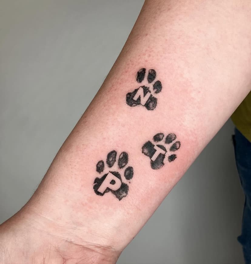 Tatouage de Forêt d'Encres Tattoo Shop