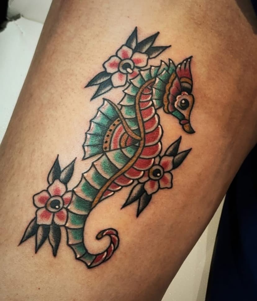 Tatouage de Forêt d'Encres Tattoo Shop