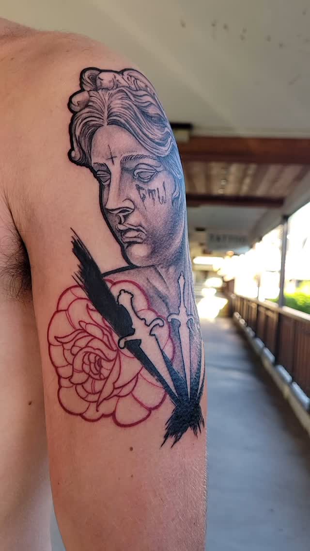 Tatouage de Franck Mekideche chez La Clinique Tattoo Art Gallery