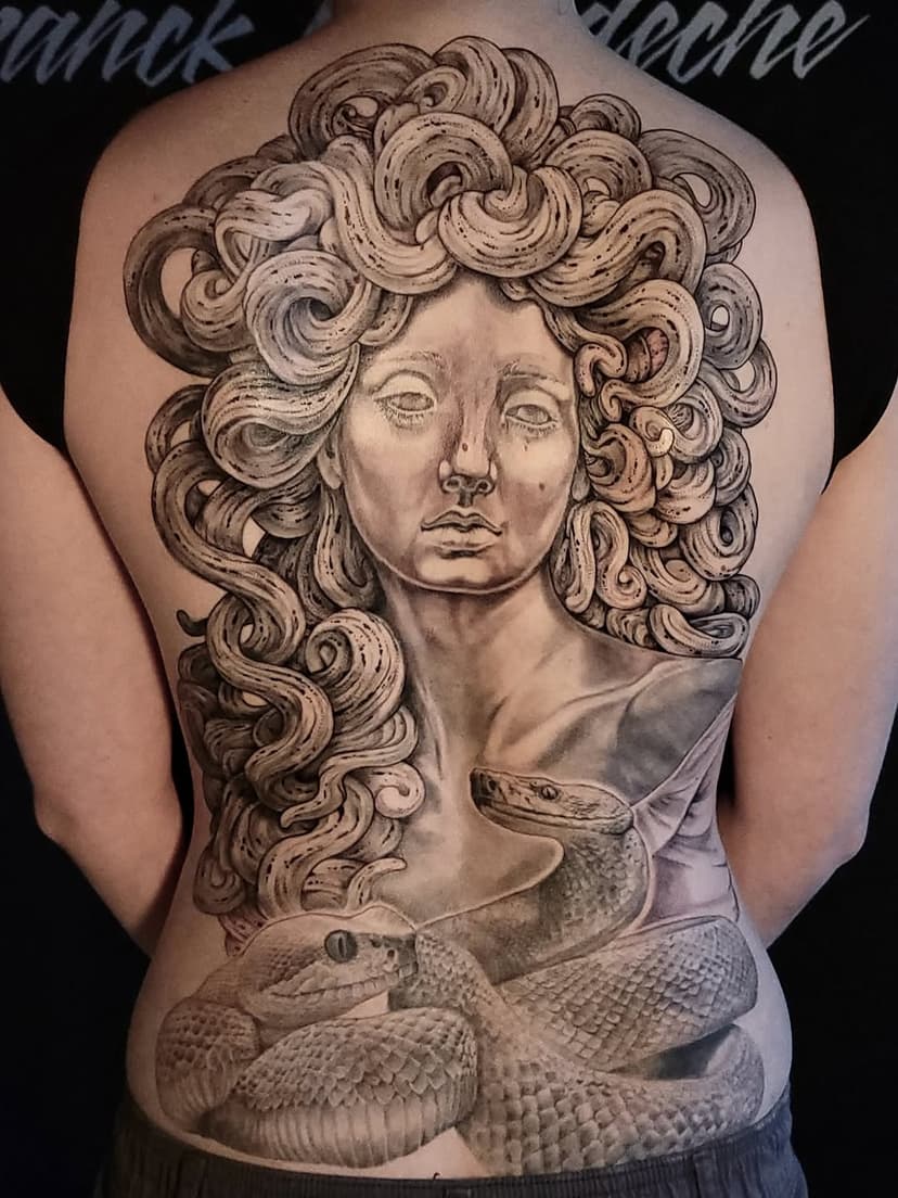 Tatouage de Franck Mekideche chez La Clinique Tattoo Art Gallery