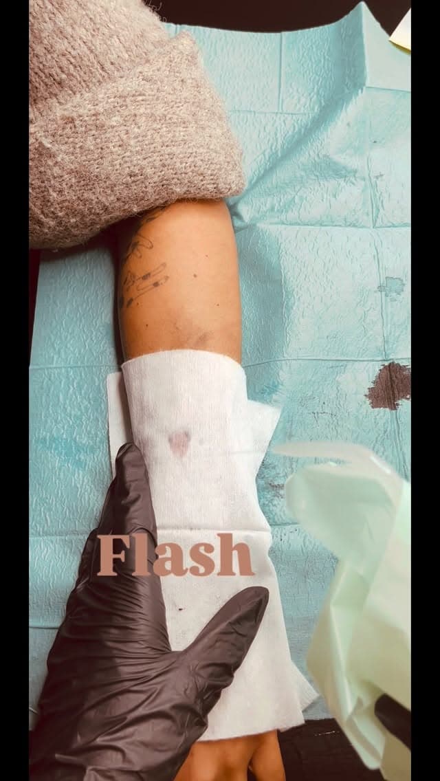 Tatouage de Hamsa Tattoo - Salon de tatouage a Dijon