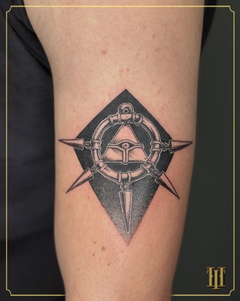 Tatouage de Hamsaran Tattoo Studio - salon de tatouage à Bayonne