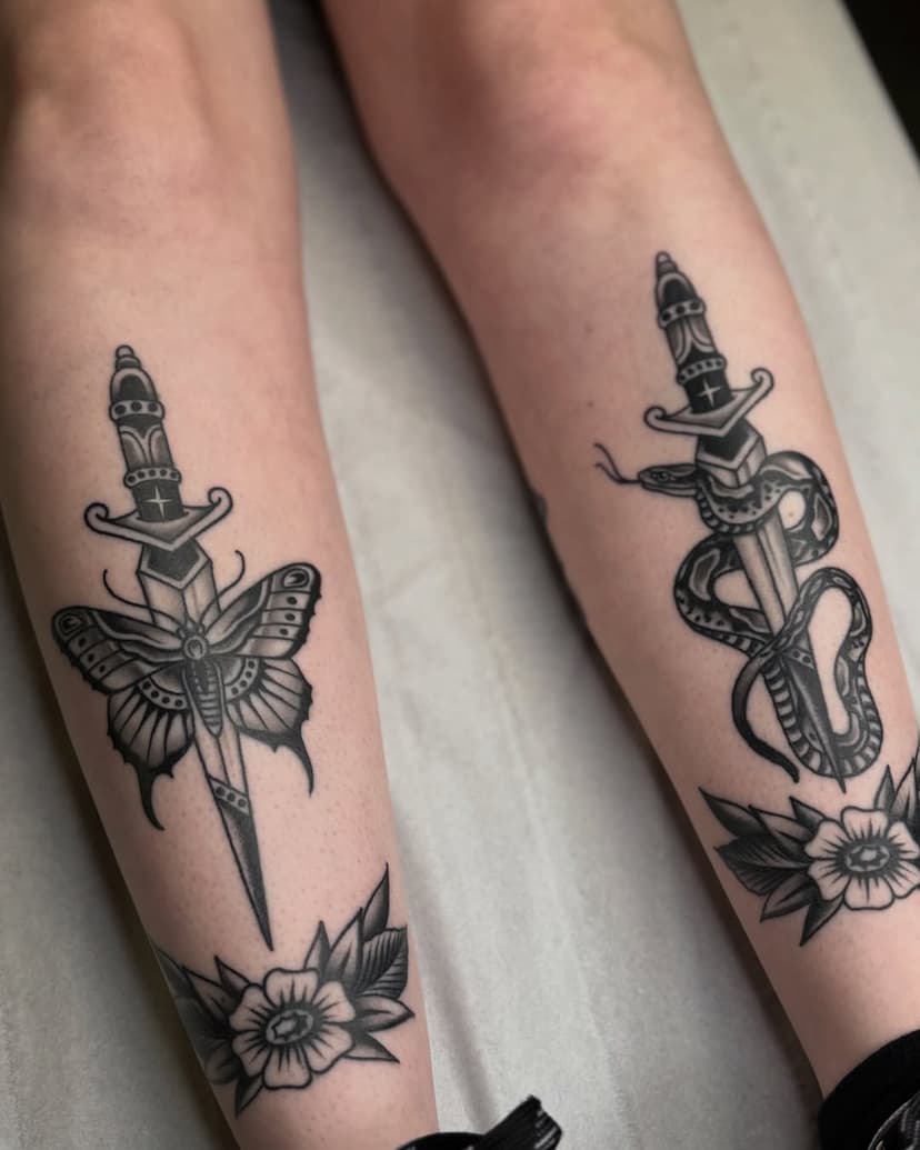 Tatouage de Amour Criminel Tattoo Club