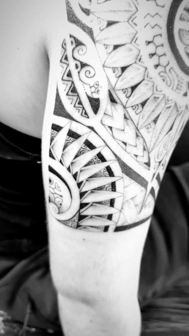 Tatouage de Honu Tatau tatoueur spécialisé (polynésien, marquisien, maori)
