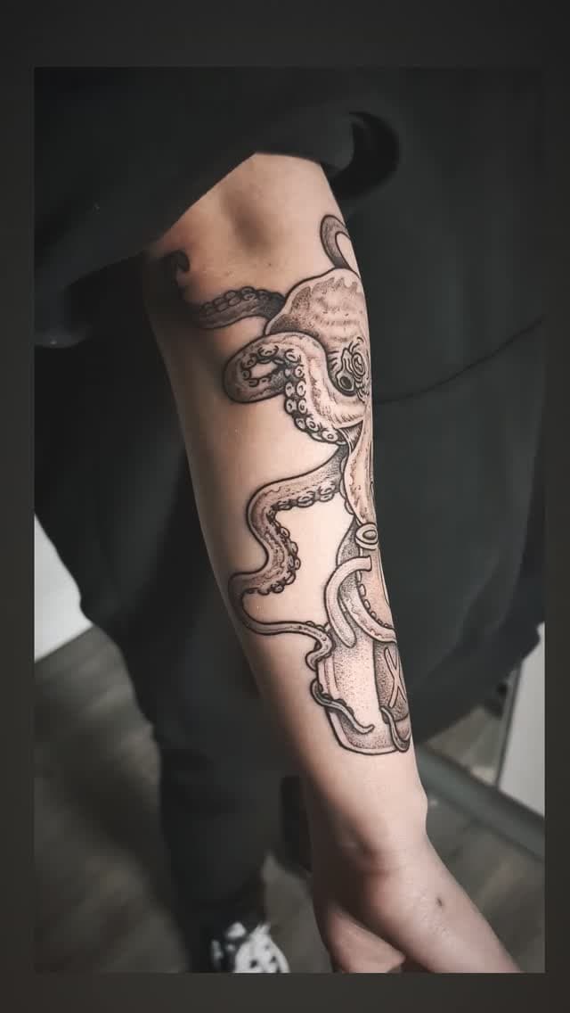 Tatouage par Ink The Road Tattoo Truck