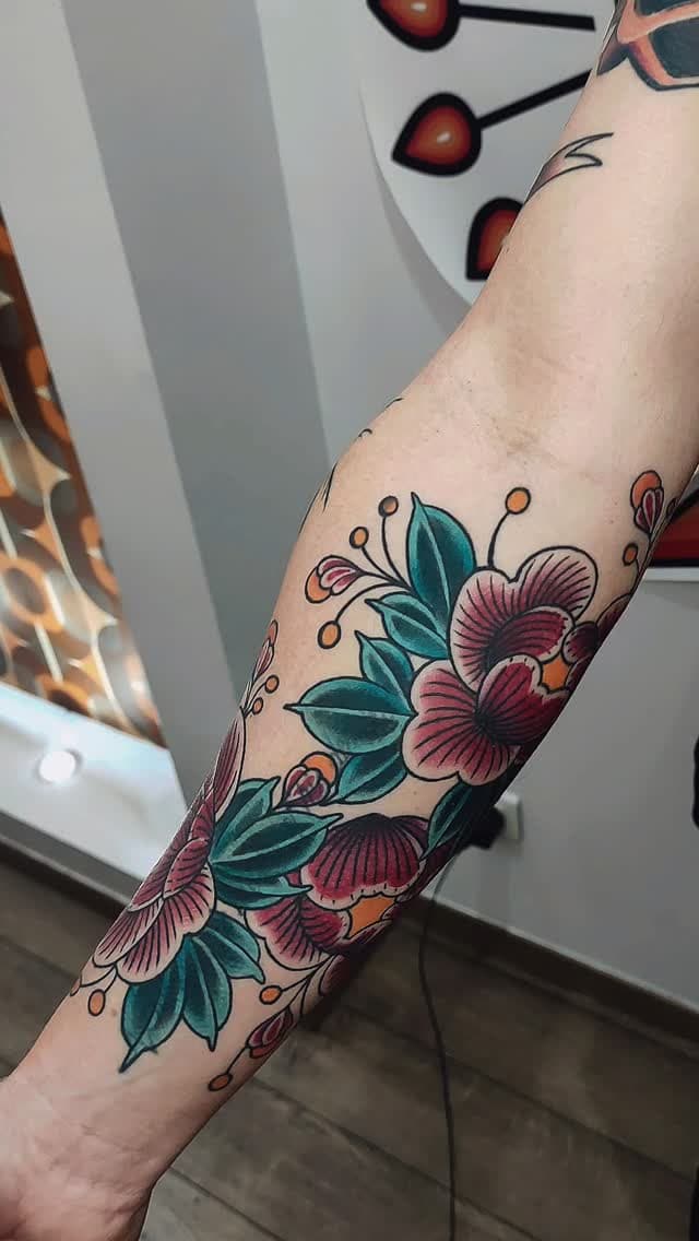 Tatouage de Iron tulip tattoo club