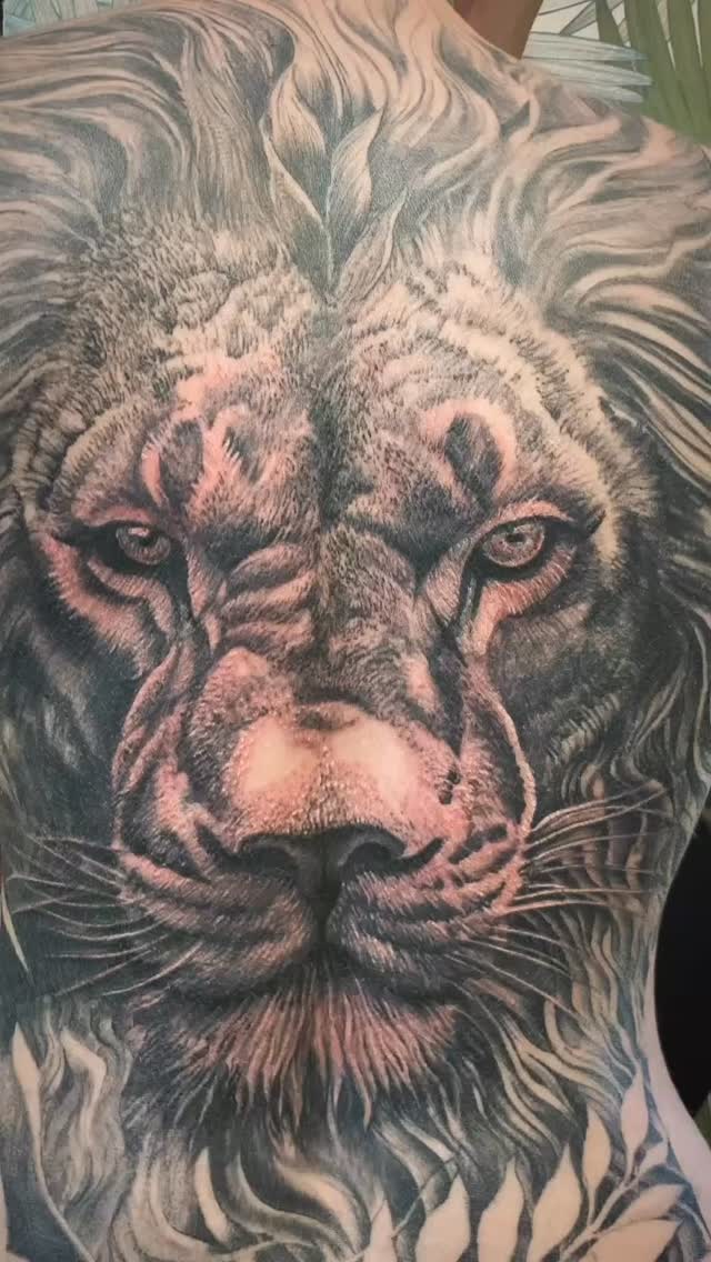 Tatouage de Jull’s • tatouages sur mesure et tattoo covers