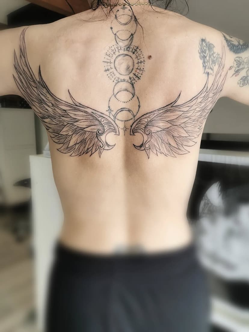 Tatouage de Karisma Tattoo