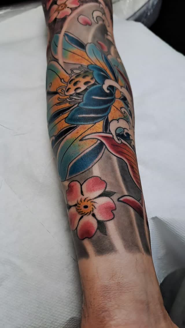 Tatouage de L' Apothicaire Tattoo Shop