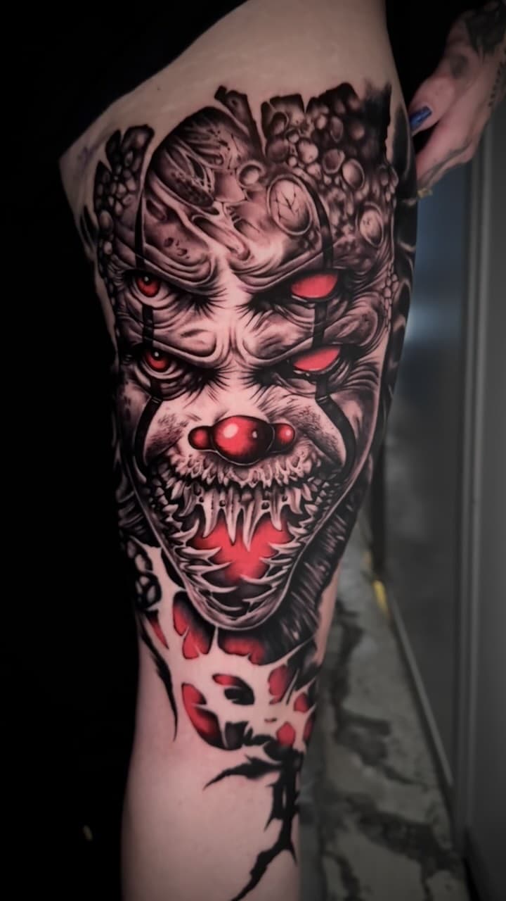 Tatouage de L'Aile Noire Tattoo Shop