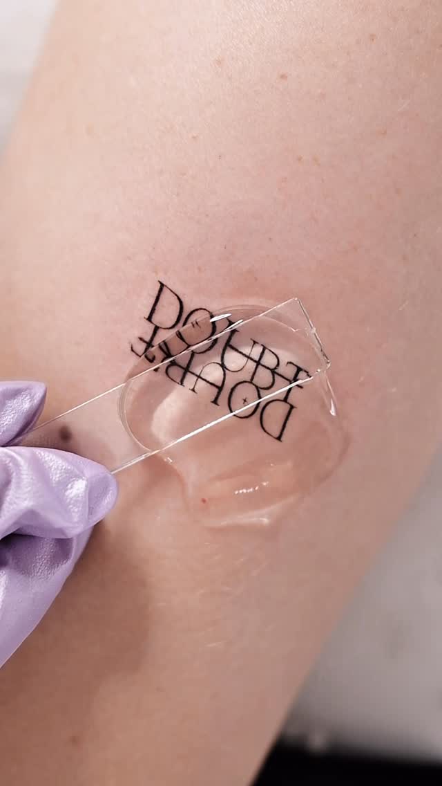 Tatouage de L'atelier du noir