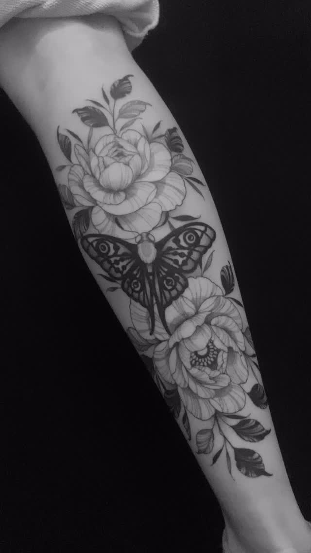 Tatouage de L'Atelier du Point - Salomé Baraër Tattoo