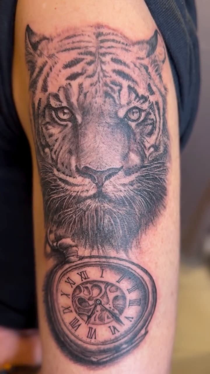 Tatouage de L'Atelier du Tatouage 66