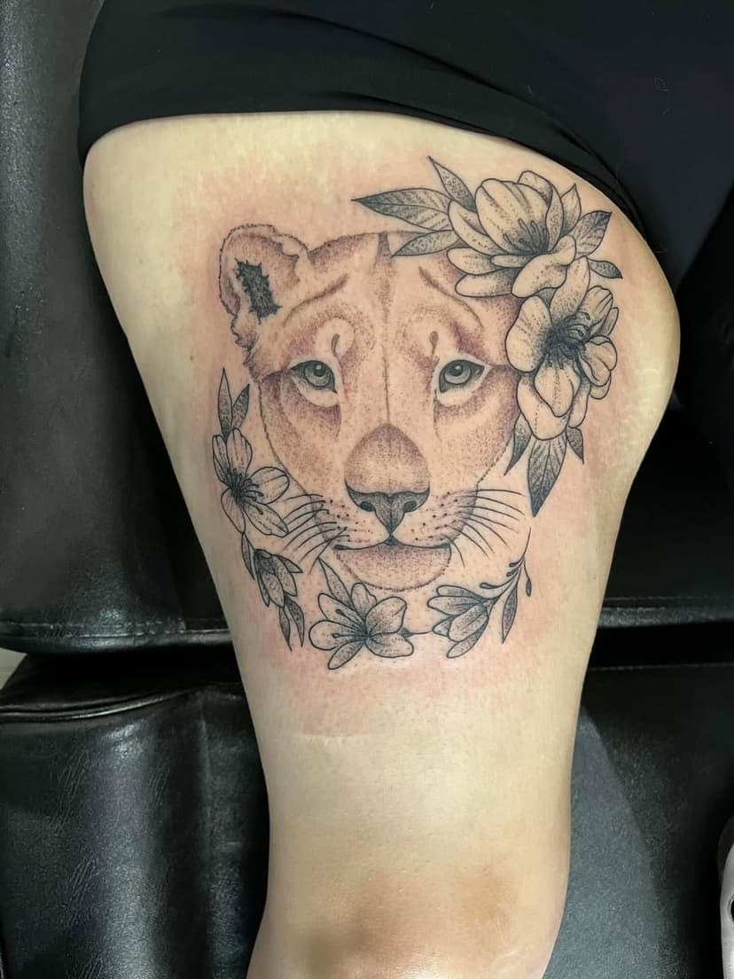 Tatouage de L'obscur Tattoo Shop