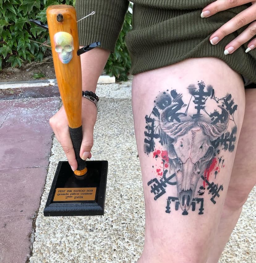 Tatouage de La dague fleurie - Familia Moraes tattoo